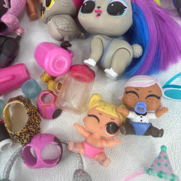 LOL Surprise Dolls Babies Pets Accessories Variety Lot over 50 Pieces MGA OMG - Picture 3 of 12